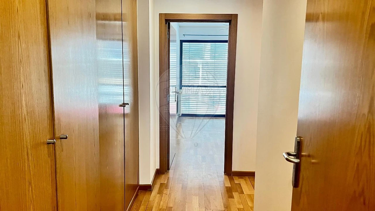 Apartamento T2 para Arrendamento em Parque das Nações Foto 18