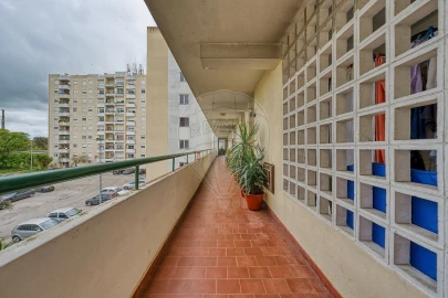 Apartamento T3 para Venda em Marvila, Ribeira Santarém, São Salvador, São Nicolau