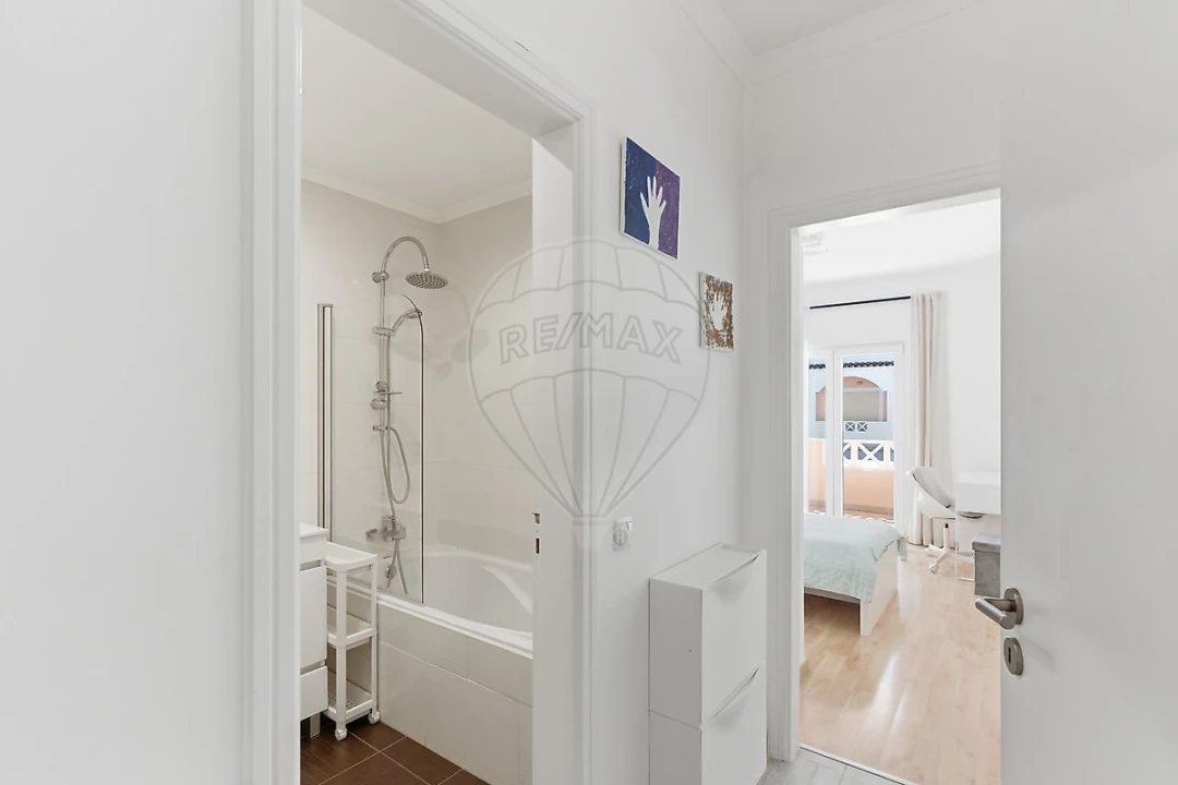 Apartamento T2 para Venda em Quarteira Foto 16