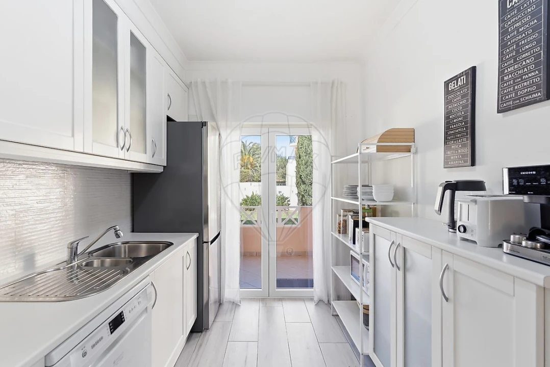 Apartamento T2 para Venda em Quarteira Foto 5