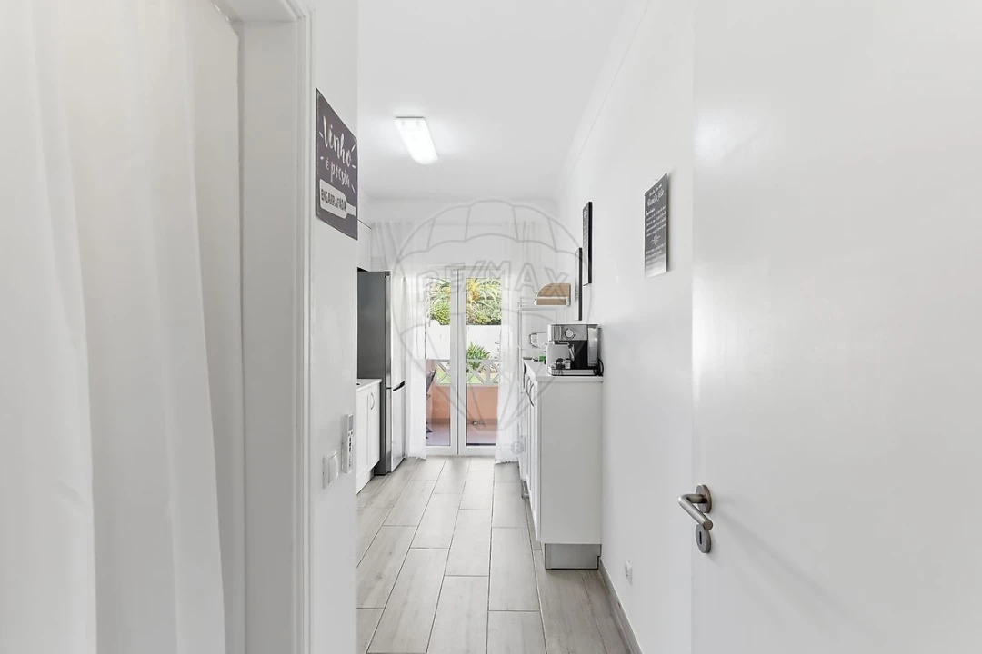 Apartamento T2 para Venda em Quarteira Foto 2