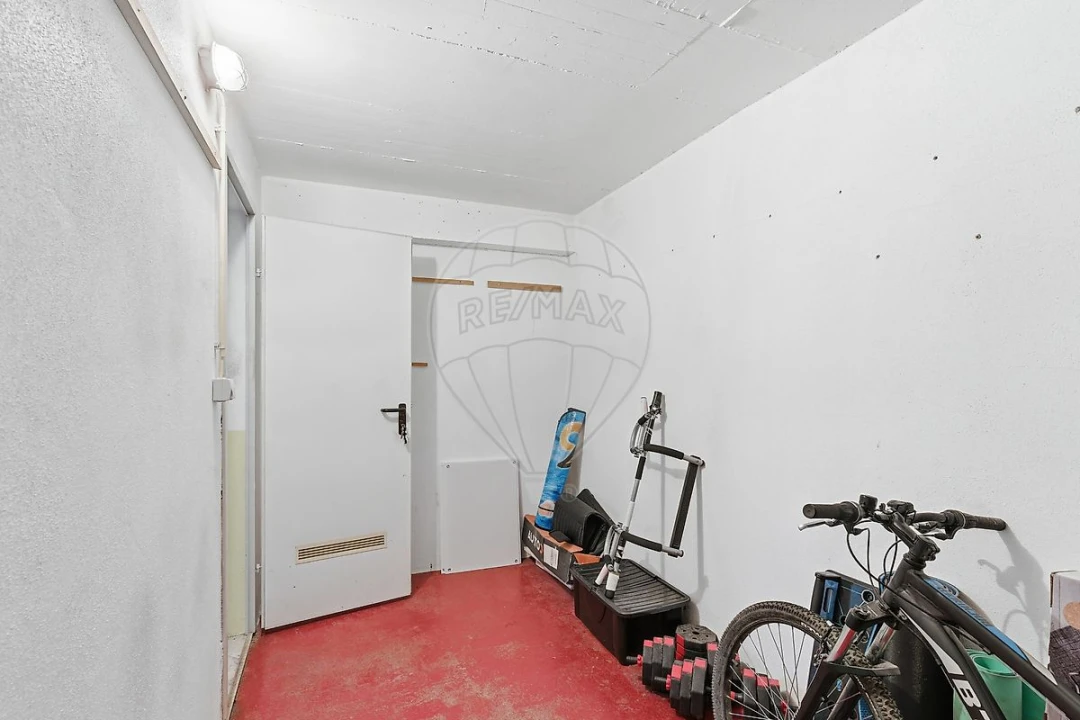 Apartamento T2 para Venda em Quarteira Foto 29