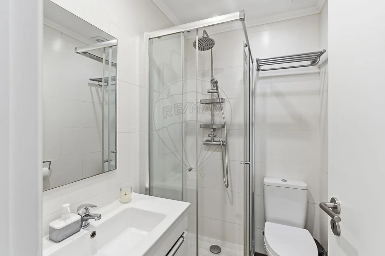 Apartamento T2 para Venda em Quarteira Foto 17