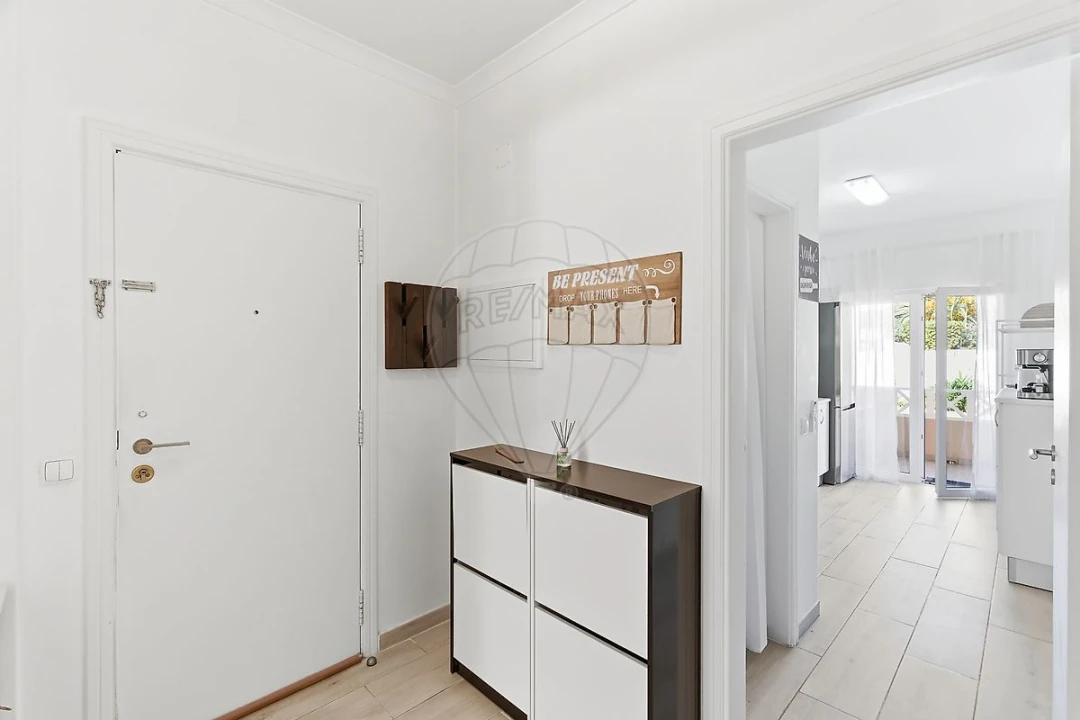 Apartamento T2 para Venda em Quarteira Foto 1