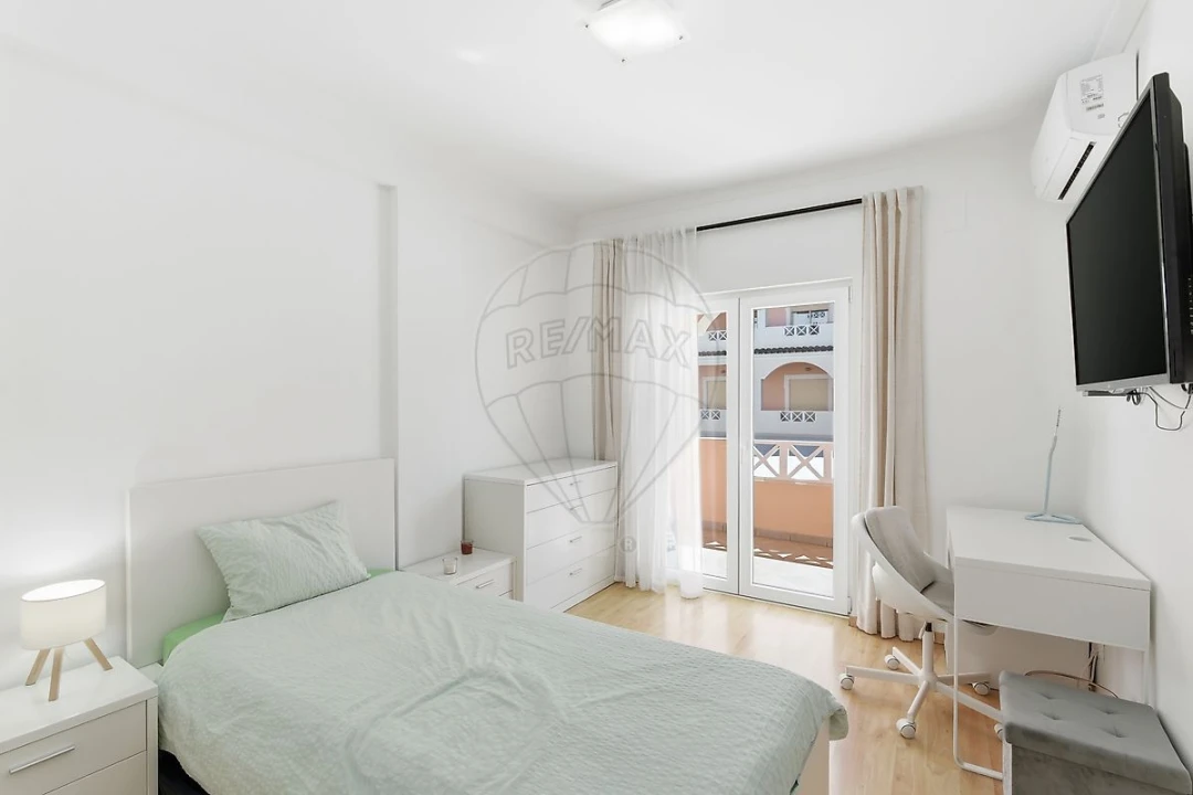 Apartamento T2 para Venda em Quarteira Foto 12