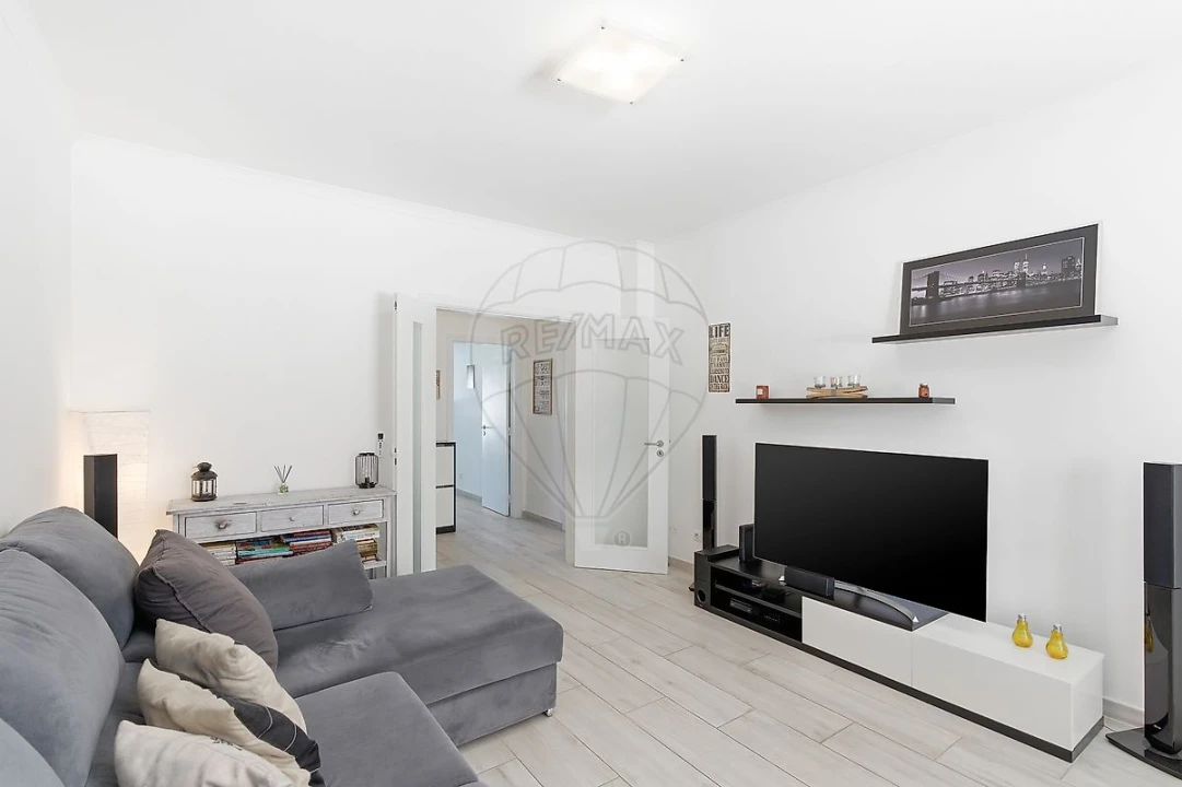 Apartamento T2 para Venda em Quarteira Foto 9