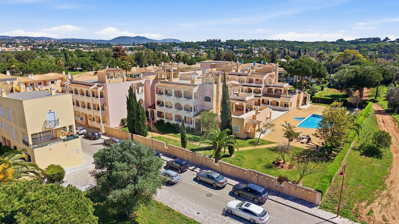 Apartamento T2 para Venda em Quarteira Foto 31