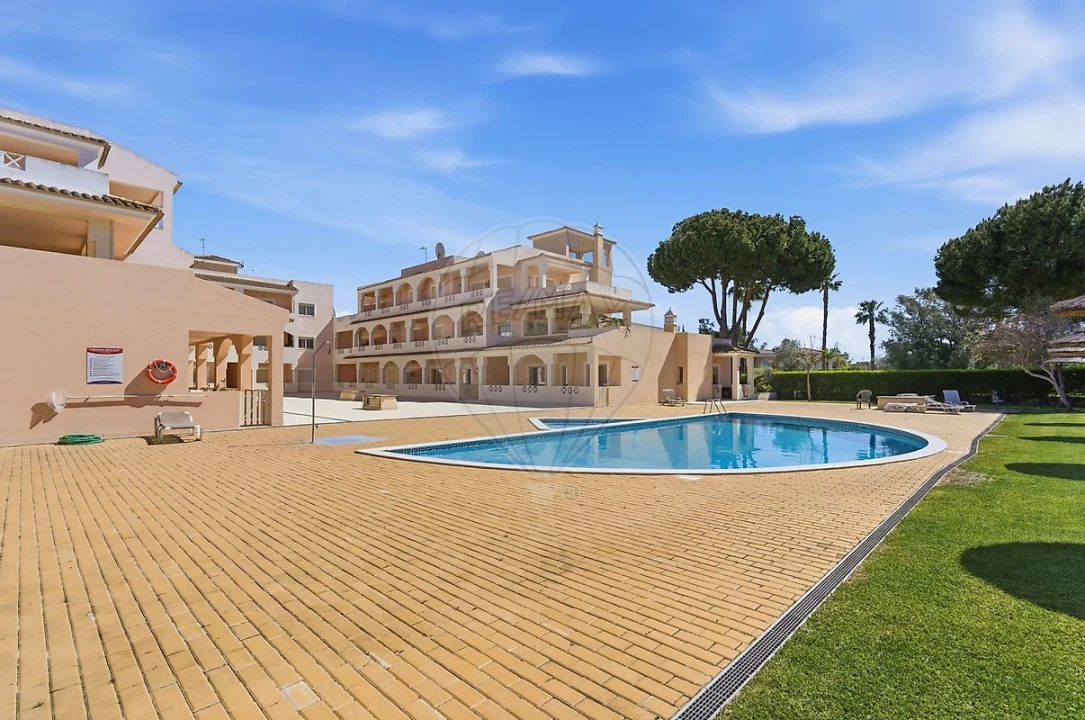 Apartamento T2 para Venda em Quarteira Foto 21