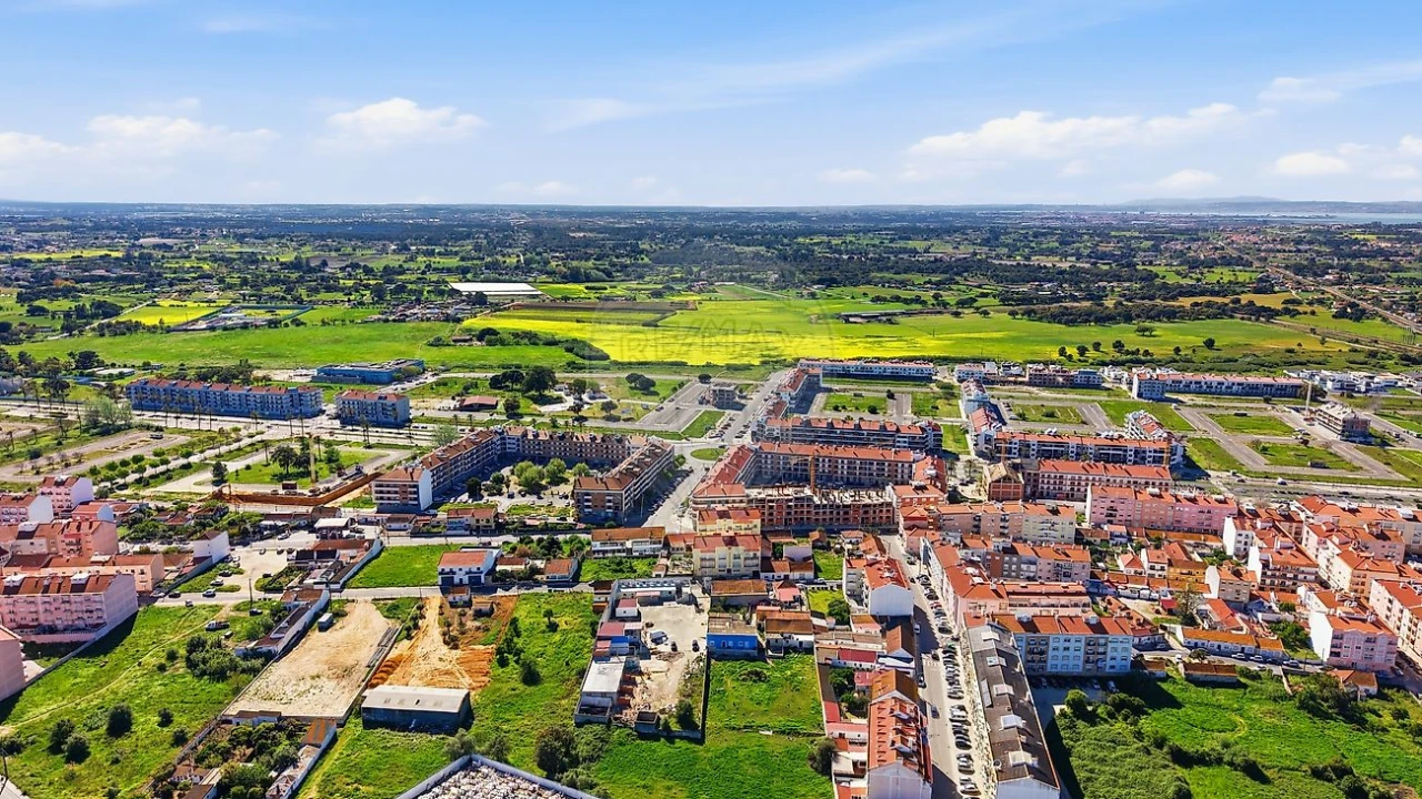 Apartamento T2 para Venda em Pinhal Novo Foto 35