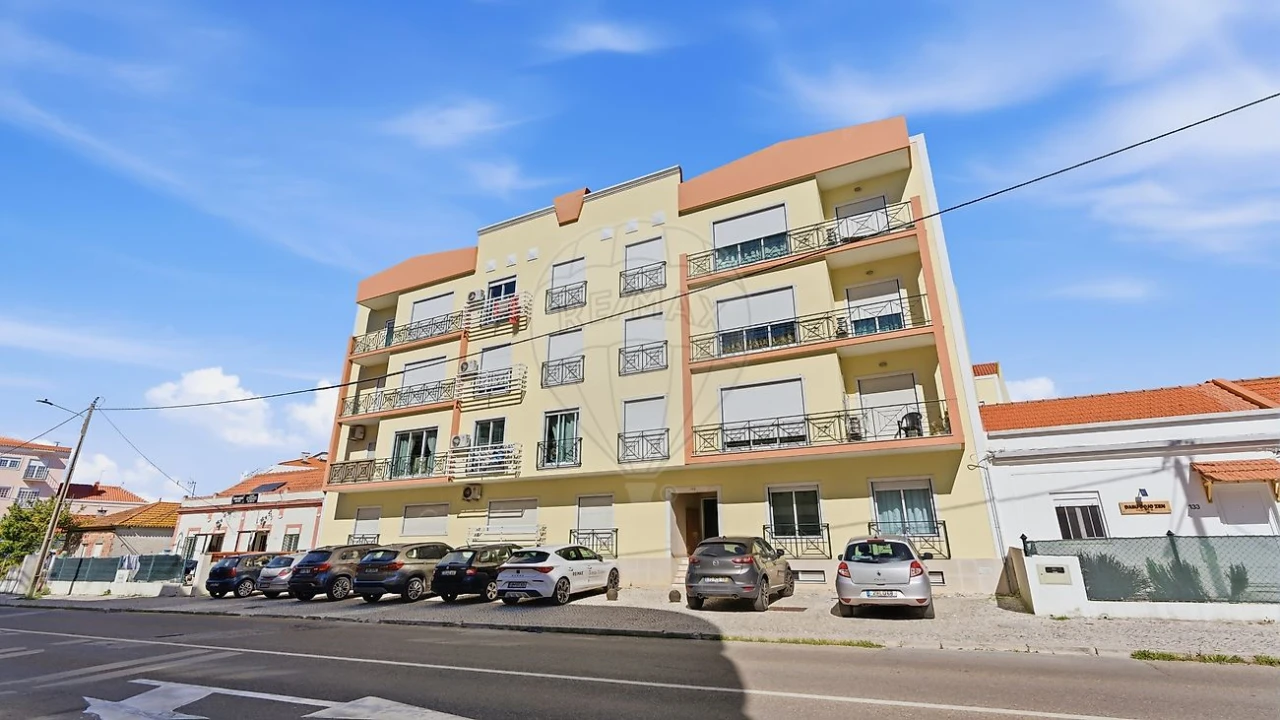 Apartamento T2 para Venda em Pinhal Novo Foto 5