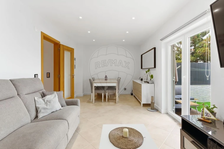 Moradia T3 para Venda em Quinta do Conde Foto 8