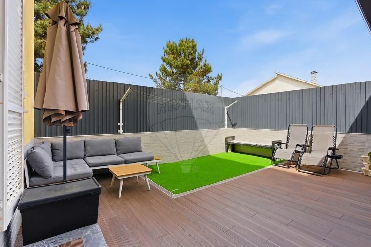 Moradia T3 para Venda em Quinta do Conde Foto 9