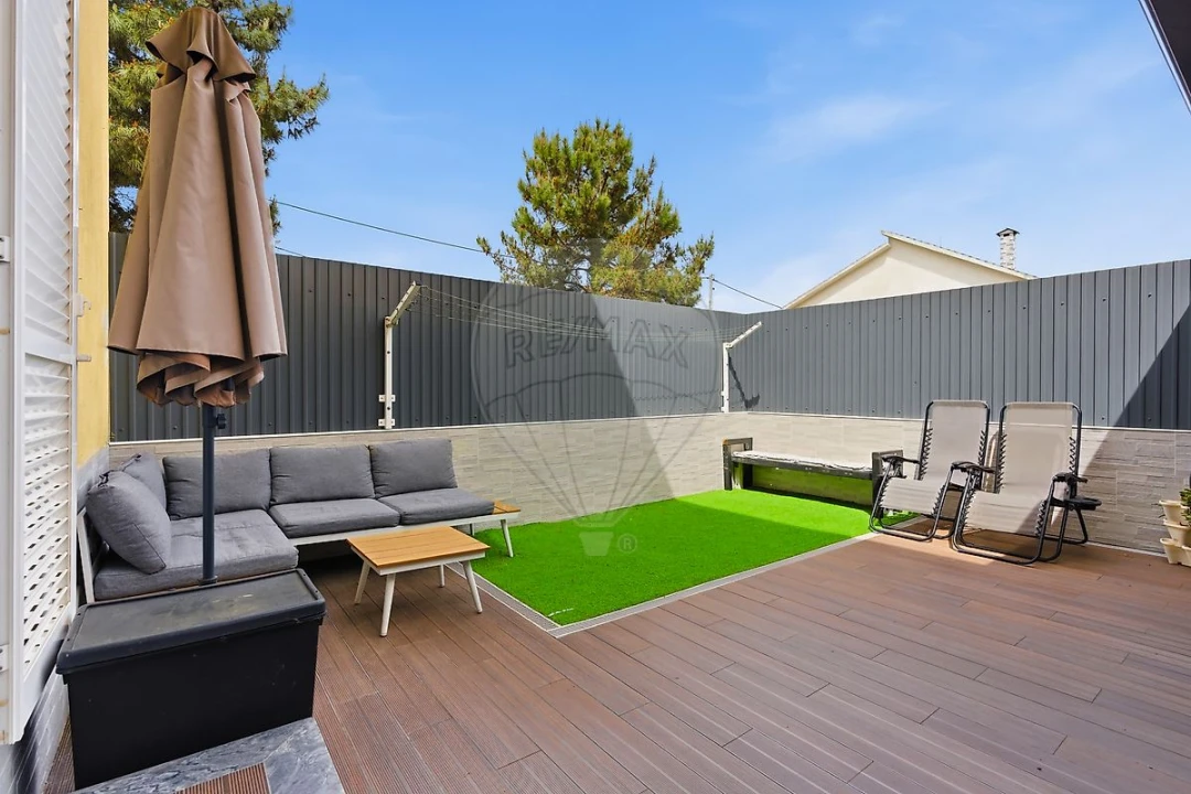 Moradia T3 para Venda em Quinta do Conde Foto 9