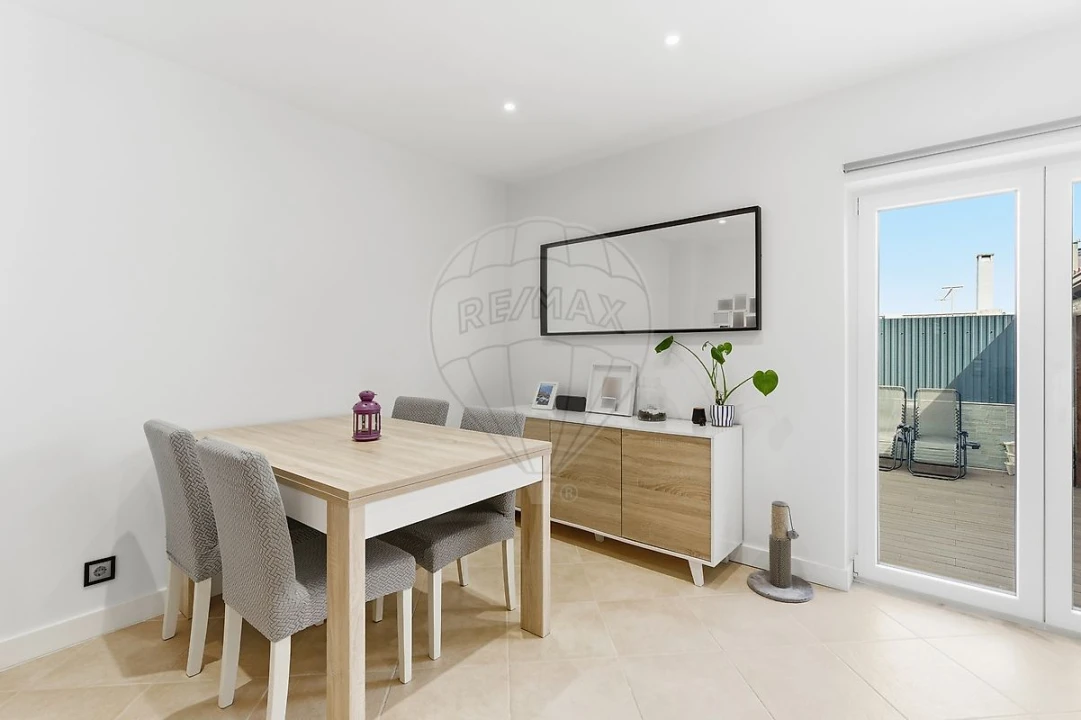 Moradia T3 para Venda em Quinta do Conde Foto 7