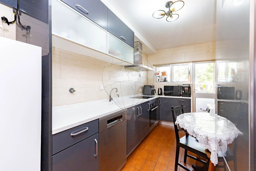 Apartamento T3 para Venda em Vilar de Andorinho Foto 9