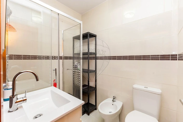 Apartamento T3 para Venda em Vilar de Andorinho Foto 18