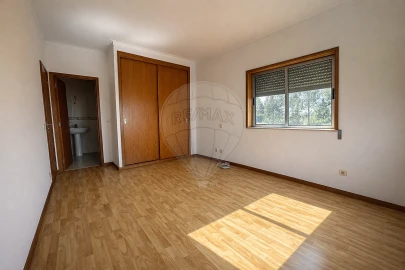 Apartamento T2 para Arrendamento em Santa Marinha e São Pedro da Afurada