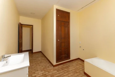 Moradia T4 para Venda em Rio Meão