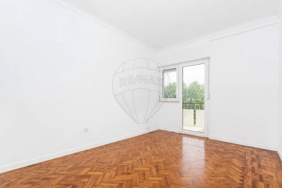 Apartamento T1 para Arrendamento em Sacavém e Prior Velho