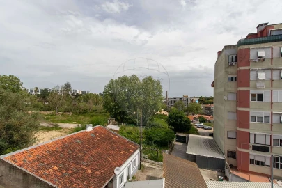 Apartamento T1 para Arrendamento em Sacavém e Prior Velho
