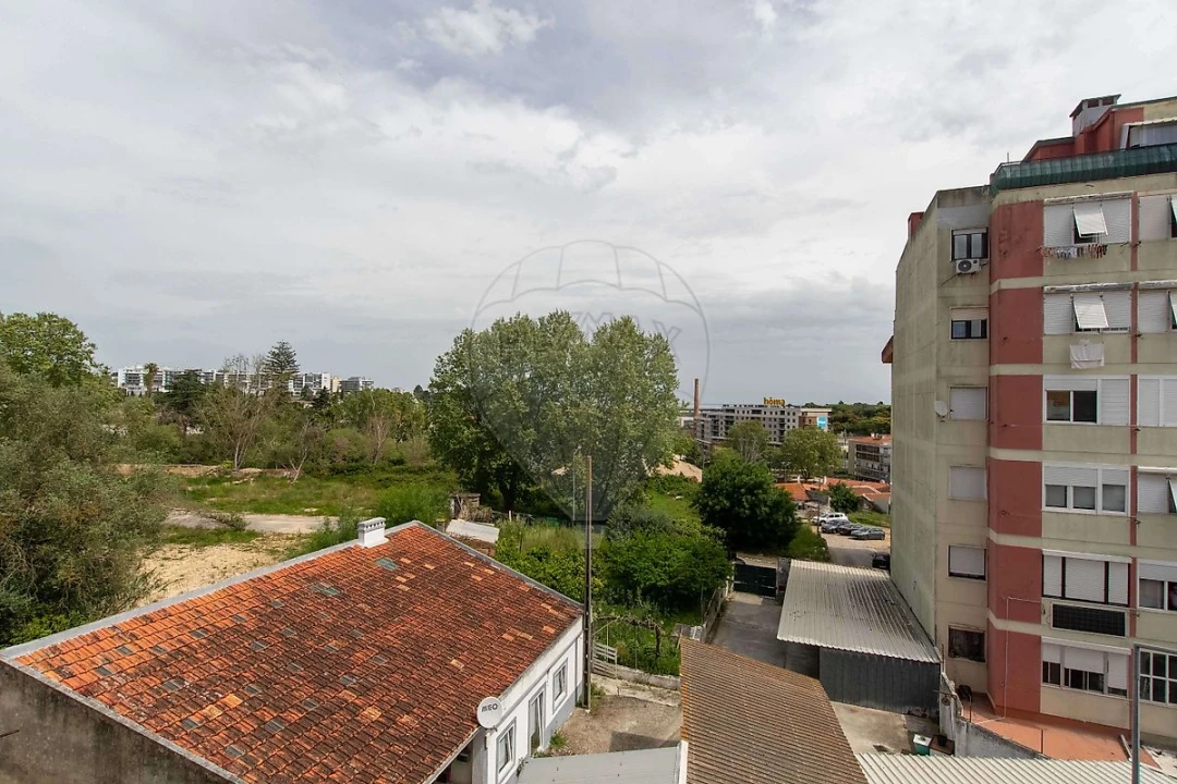 Apartamento T1 para Arrendamento em Sacavém e Prior Velho Foto 5