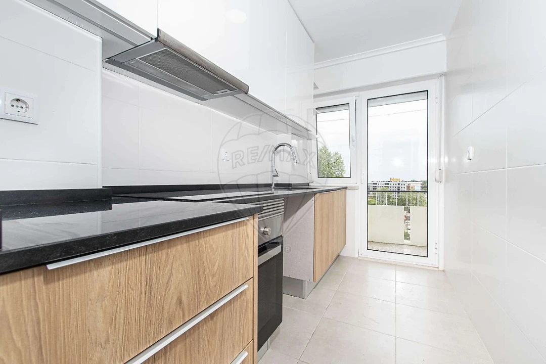 Apartamento T1 para Arrendamento em Sacavém e Prior Velho Foto 13