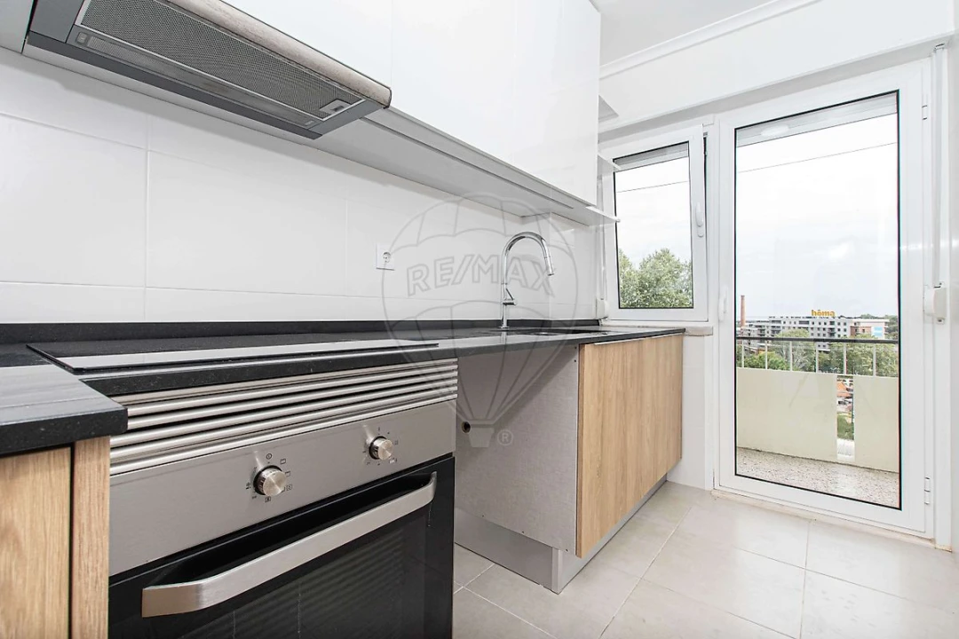 Apartamento T1 para Arrendamento em Sacavém e Prior Velho Foto 14