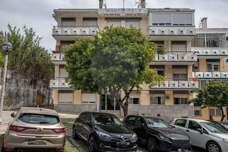 Apartamento T1 para Arrendamento em Sacavém e Prior Velho Foto 9