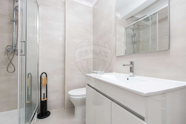 Apartamento T1 para Arrendamento em Sacavém e Prior Velho Foto 4