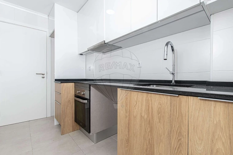 Apartamento T1 para Arrendamento em Sacavém e Prior Velho Foto 15