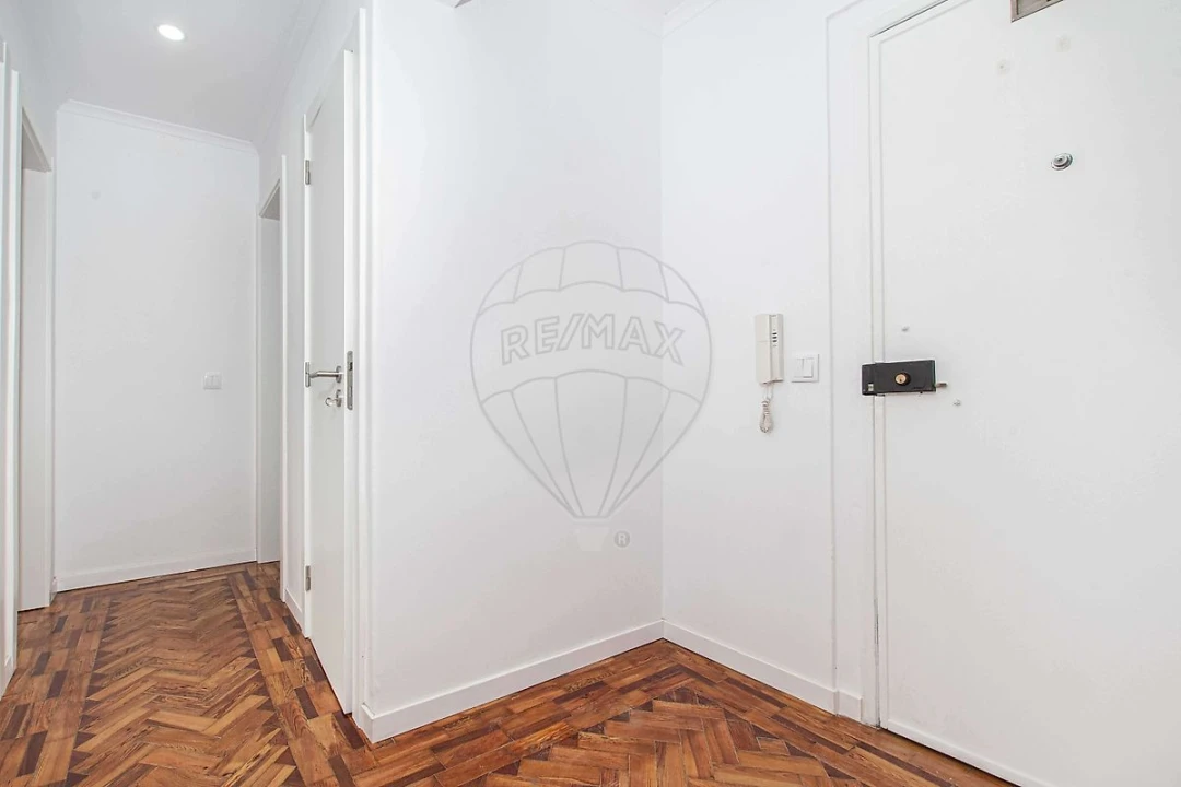 Apartamento T1 para Arrendamento em Sacavém e Prior Velho Foto 3