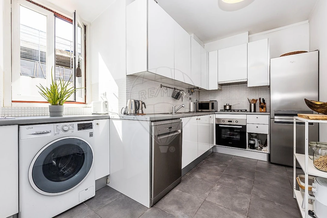 Apartamento T2 para Venda em Campo de Ourique Foto 2