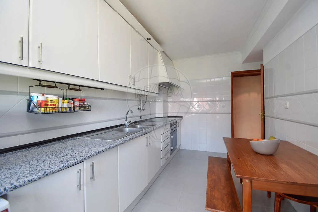 Apartamento T3 para Venda em Cacém e São Marcos Foto 13