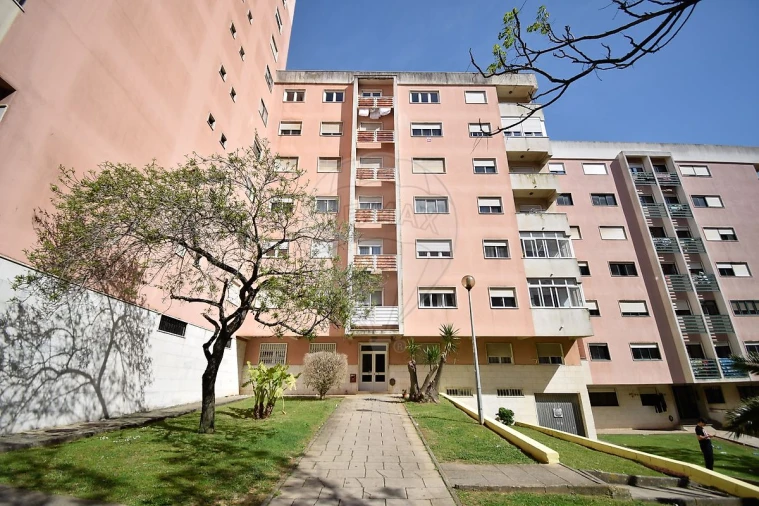 Apartamento T3 para Venda em Cacém e São Marcos Foto 24