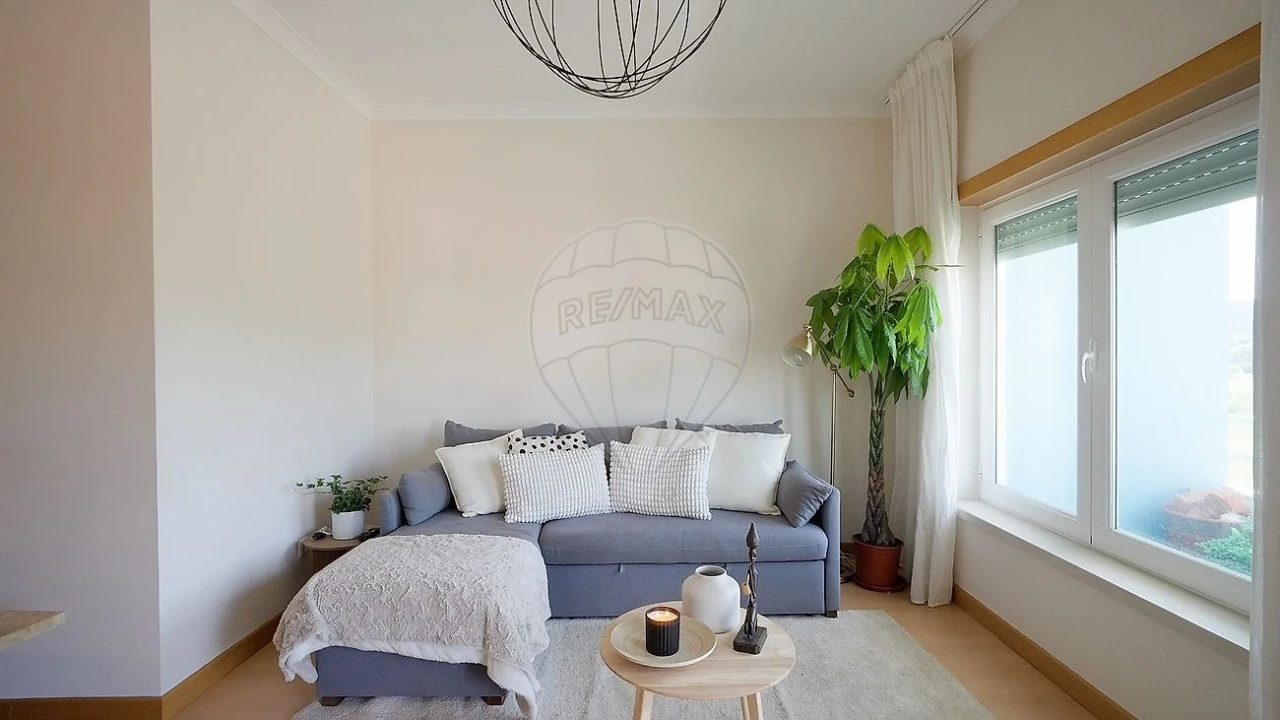 Apartamento T3 para Venda em Azueira e Sobral da Abelheira Foto 3