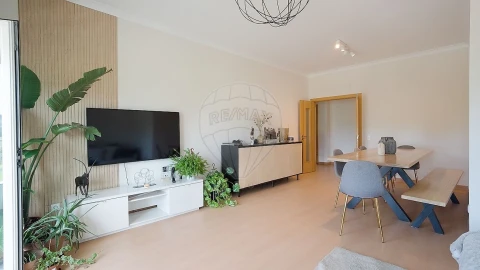 Apartamento T3 para Venda em Azueira e Sobral da Abelheira