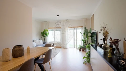 Apartamento T3 para Venda em Azueira e Sobral da Abelheira