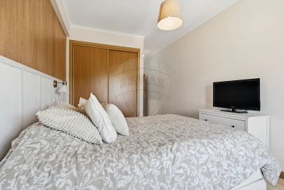 Apartamento T3 para Venda em Azueira e Sobral da Abelheira