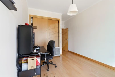 Apartamento T3 para Venda em Azueira e Sobral da Abelheira