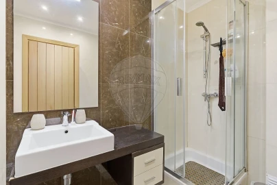 Apartamento T3 para Venda em Azueira e Sobral da Abelheira