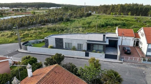 Moradia T3 para Venda em Campelos e Outeiro da Cabeça