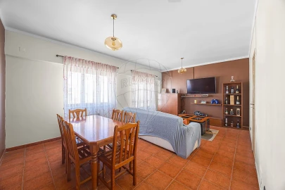 Apartamento T2 para Venda em Santa Maria, São Pedro e Matacães