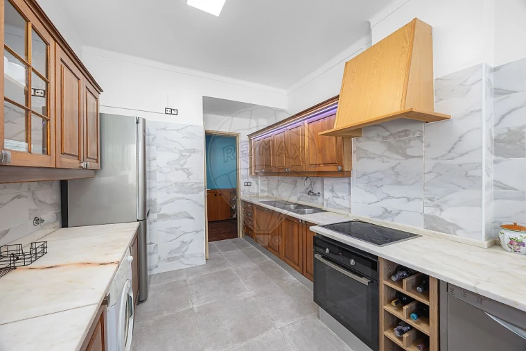 Apartamento T2 para Venda em Santa Maria, São Pedro e Matacães Foto 7