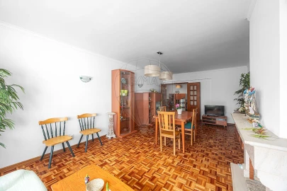 Apartamento T4 para Venda em Massamá e Monte Abraão