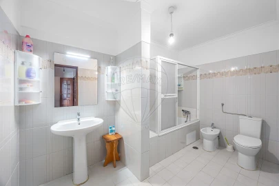 Apartamento T4 para Venda em Massamá e Monte Abraão