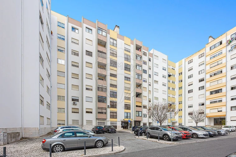 Apartamento T4 para Venda em Massamá e Monte Abraão