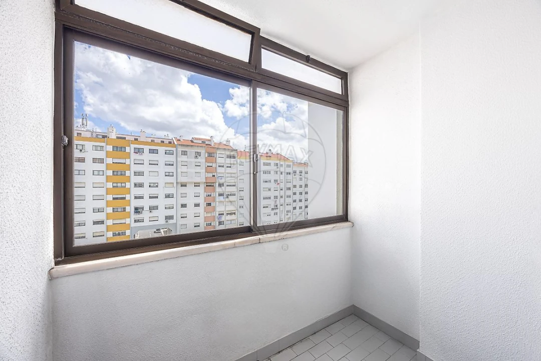 Apartamento T4 para Venda em Massamá e Monte Abraão Foto 7