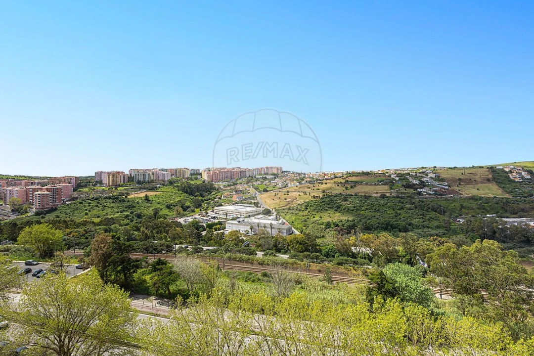 Apartamento T4 para Venda em Massamá e Monte Abraão Foto 2