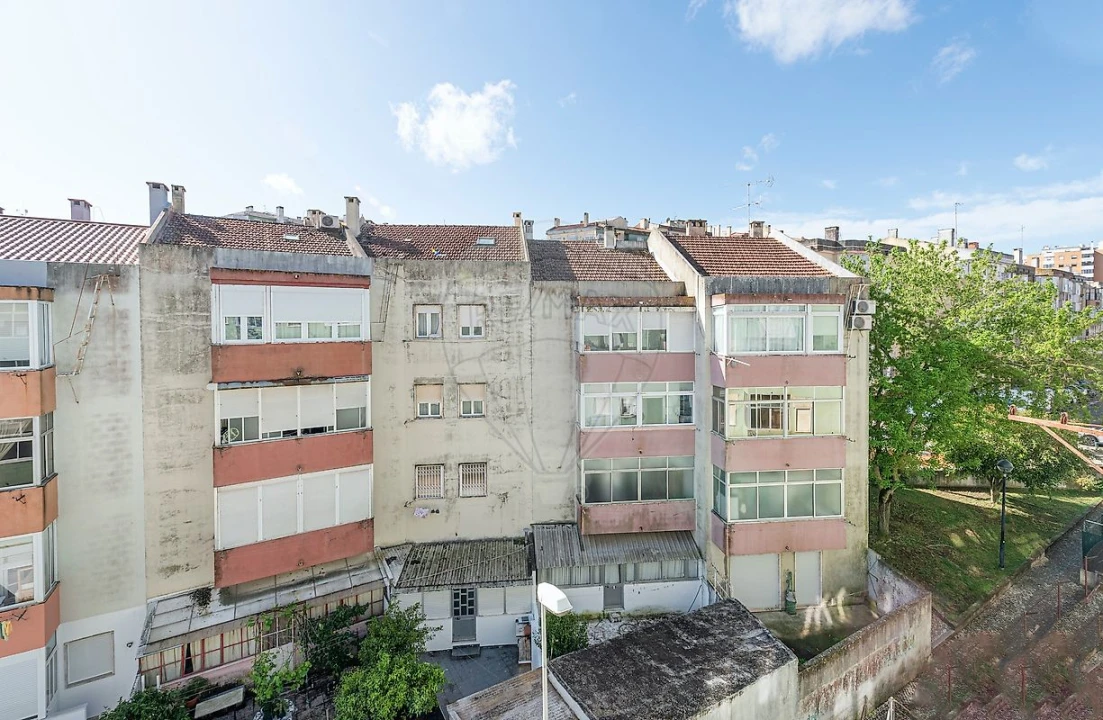 Apartamento T3 para Venda em Águas Livres Foto 17