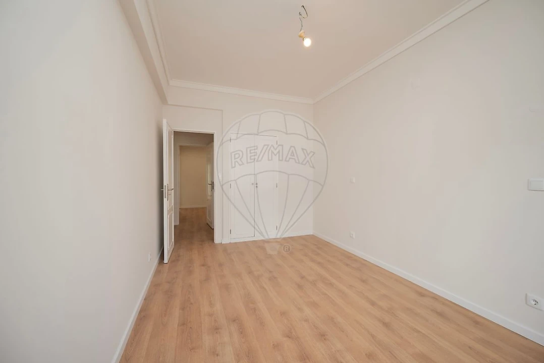 Apartamento T2 para Arrendamento em Lumiar Foto 1